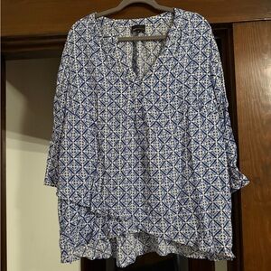 Jones New York Blue and White Boxy Blouse with Mandarin Collar